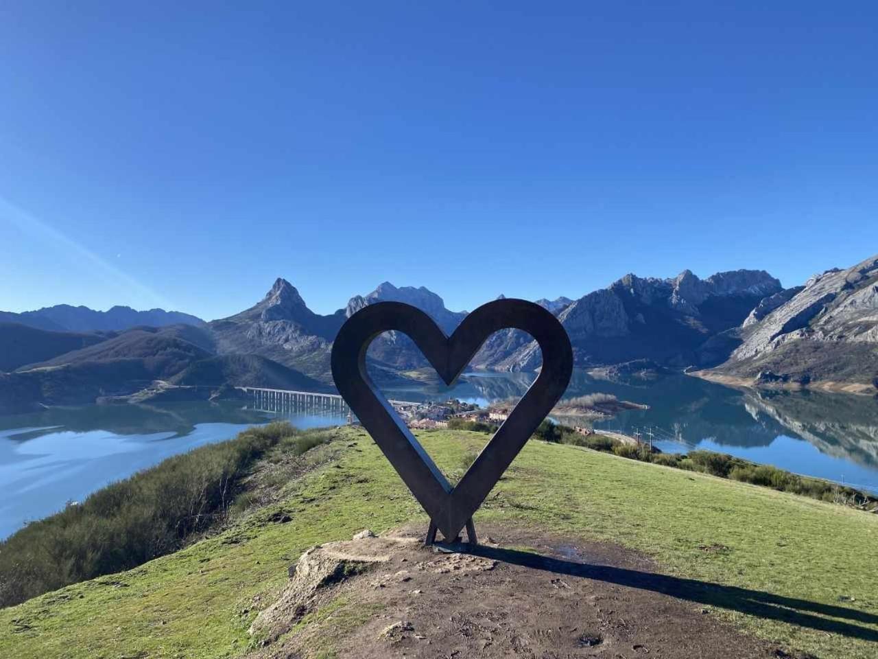 Mirador Solasierra Vistas A La Montana Y Pantano Riaño Eksteriør bilde