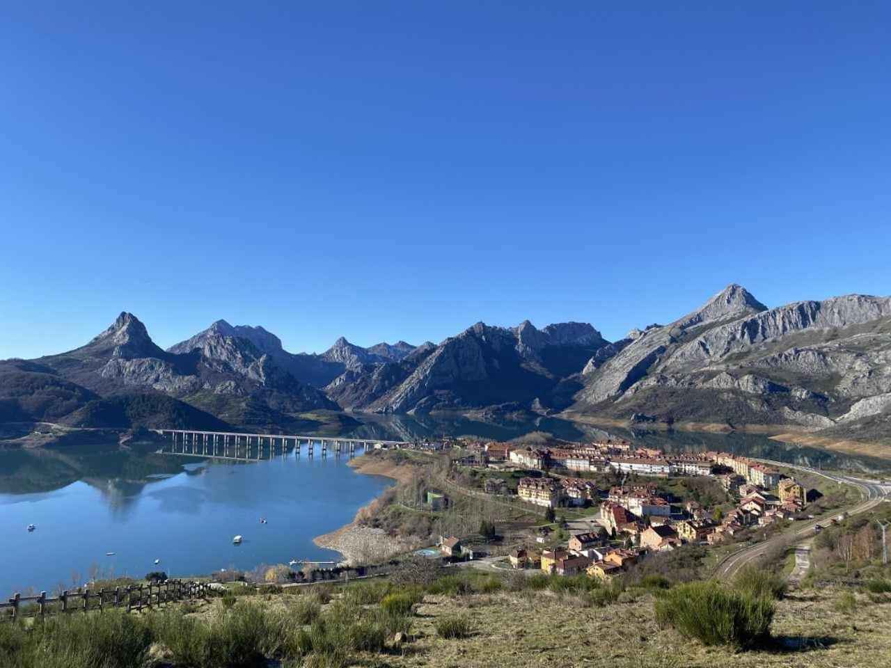 Mirador Solasierra Vistas A La Montana Y Pantano Riaño Eksteriør bilde