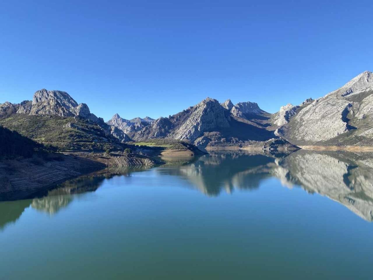 Mirador Solasierra Vistas A La Montana Y Pantano Riaño Eksteriør bilde
