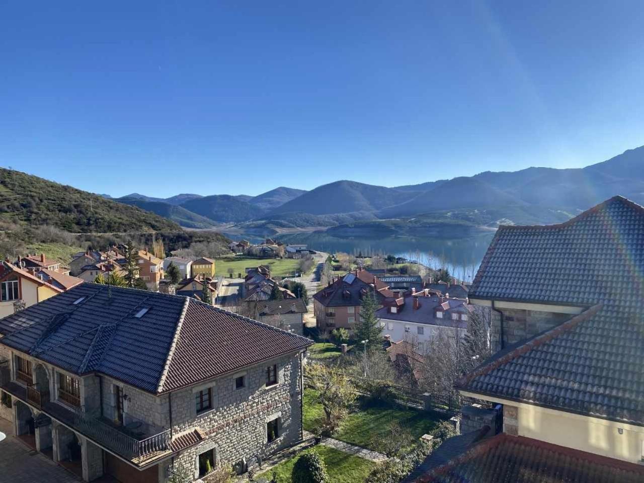Mirador Solasierra Vistas A La Montana Y Pantano Riaño Eksteriør bilde